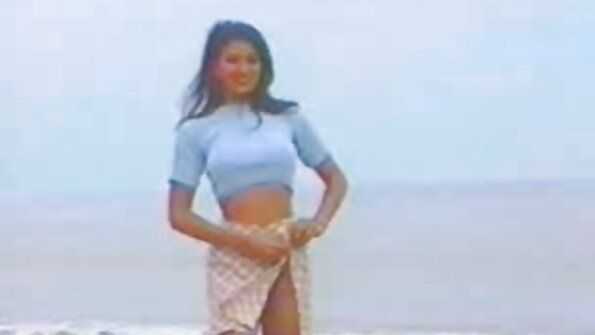 Ο Brother Love καρφώνει την ανατολίτικη θετή κόρη Ember Snow πριν το πάρτι